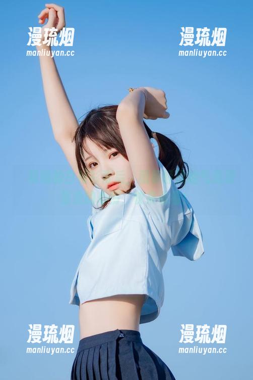 桜桃喵 桜桃喵的白衬衫背后,藏着轻盈的气息和复杂的心情,快来看看!