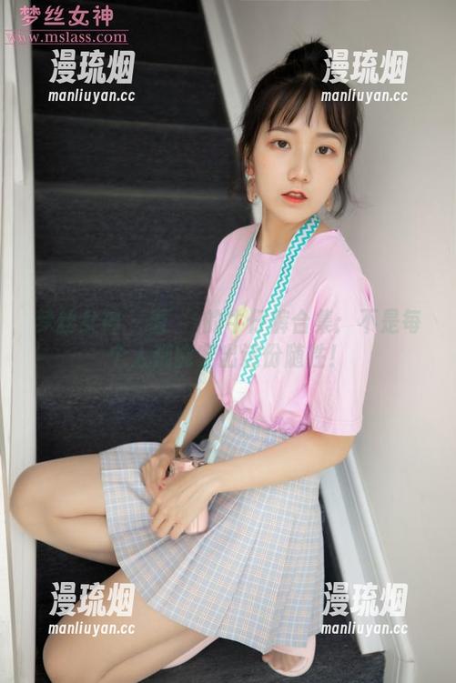 梦丝女神-玥玥 梦丝女神 - 看玥玥的牛仔裤合集:不是每个人都能穿出这份随性!