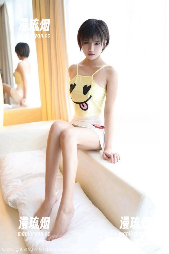 模范学院-黄乐然 模范学院 - 打印你的想象:黄乐然的女王写真让人心动的图片