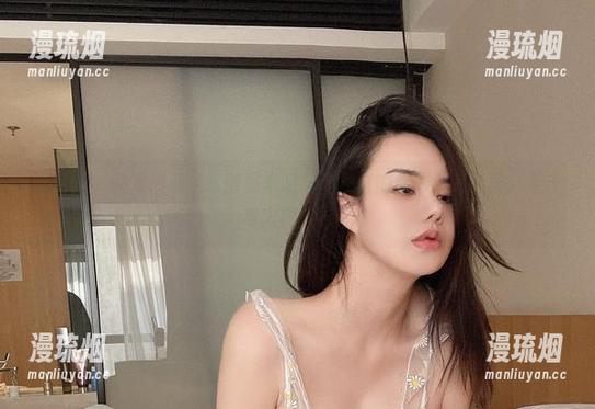 水蜜桃米米 微密圈 - 快来围观!水蜜桃米米与热辣红的奇妙照片合集:果汁与火热交融!