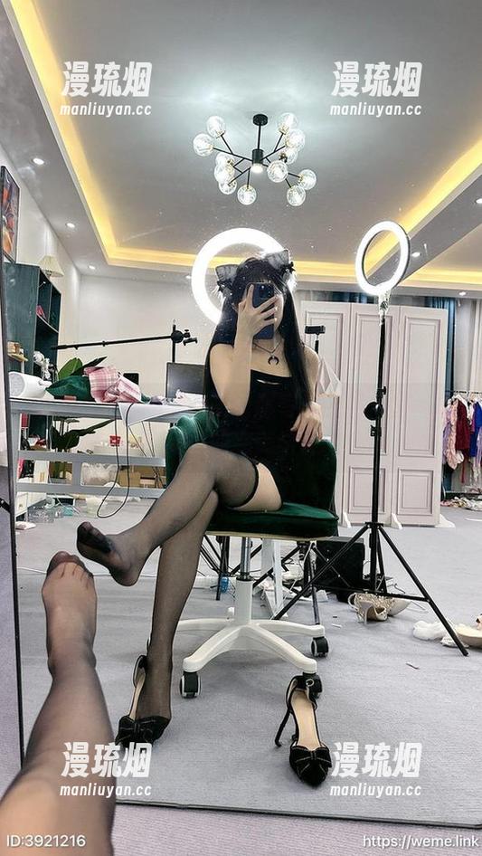 汤圆可甜了 微密圈 - 汤圆可甜了制服写真图册:时尚与呆萌的完美结合