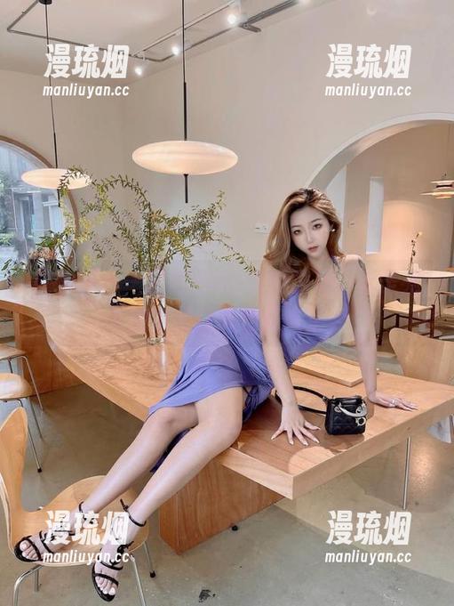 洁己u 微密圈 - 一窥洁己u少女的世界,无圣光下的美图让人怀疑人生。