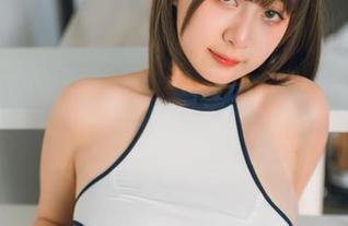 筛选出最火的瞬间：浅安安泳装图册免费上线，别错过！