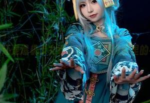 校服？还是爆机少女喵小吉？原图资源里的小心机