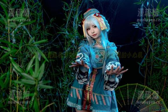 爆机少女喵小吉 校服?还是爆机少女喵小吉?原图资源里的小心机