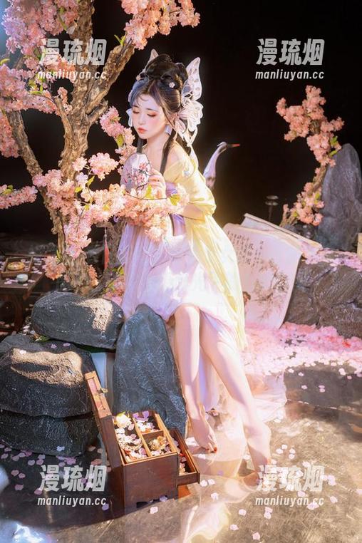缘之空-春日野穹：爆机少女喵小吉的密室图包，带你看看阳光下的奇妙瞬间