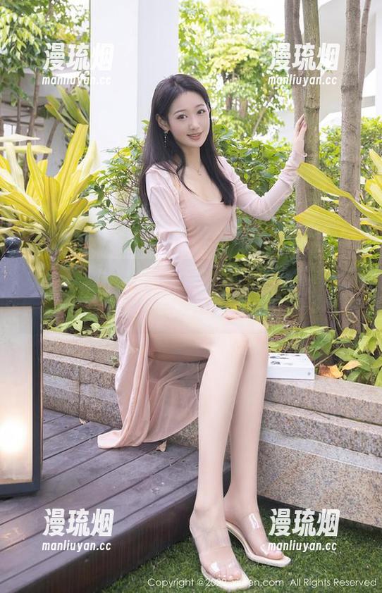 秀人网-BABY_柒 秀人网 - BABY_柒的私房写真:秘书的柔情与霸气,双重魅力来袭!