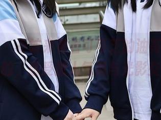 秀人网 - 不妨来看看可可芝的油亮图集，免费的，感受撩人气息与光影交错。