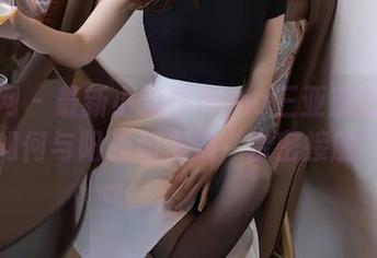 秀人网 - 最新小海臀Rena三亚旅拍：看她如何与阳光和海浪“亲密接触”！