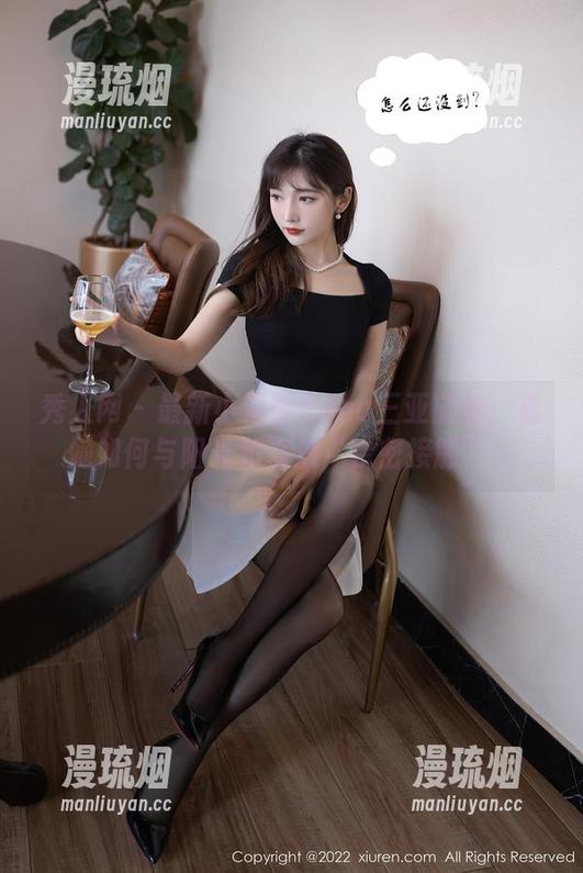 秀人网-小海臀Rena 秀人网 - 最新小海臀Rena三亚旅拍:看她如何与阳光和海浪“亲密接触”!