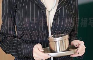 秀人网 - 看！星子柒kiki的短裙写真，网盘里藏着的夏日秘密。