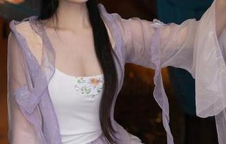 秀人网 - 无圣光的白微Sera女仆图集，随意而灵动的瞬间