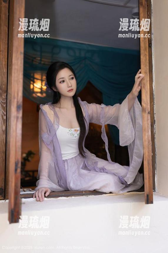 秀人网-白微Sera 秀人网 - 无圣光的白微Sera女仆图集,随意而灵动的瞬间
