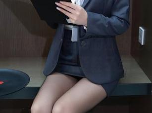 秀人网 - 萌琪琪Irene的独家定制美足写真，谁说只要鞋子美？