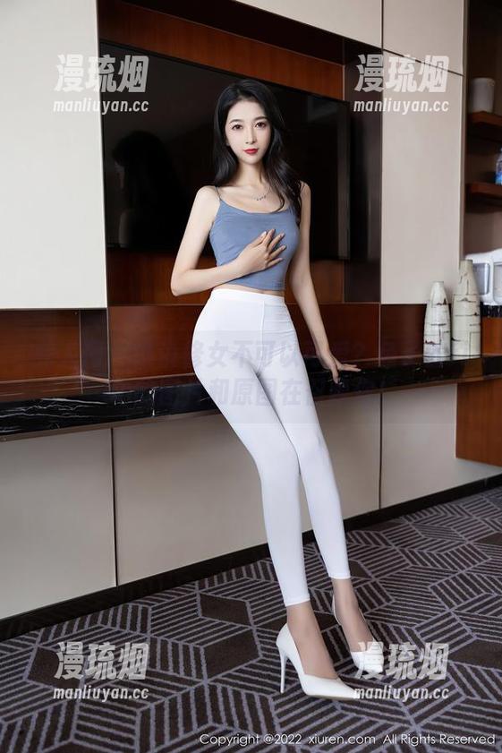 秀人网-鱼子酱fish 秀人网 - 谁说修女不可以可爱?鱼子酱fish的图片和原图在召唤你!