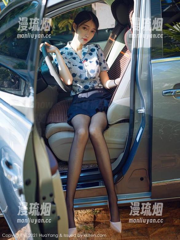 花漾show - “牛仔裤穿得好？看Cris_卓娅祺如何让它变得不那么无聊！”——这组写真图包带你探讨另类穿搭。