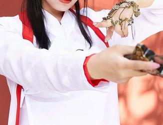 蜜桃社 - 缇娜美Tinami与校服的奇妙碰撞，全集作品在等你细细品味！