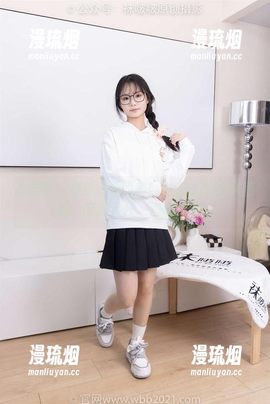 袜啵啵-小淳 袜啵啵 - 超乎想象的美!小淳的高清JK图包,脑洞大开、心潮澎湃。