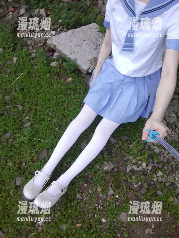 西尔酱 这就是我想要的感觉!西尔酱的青草水手服写真资源真是绝了!