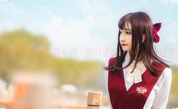 许多鱼鱼鱼化身定制女神，图片里的每一寸都在轻声低语