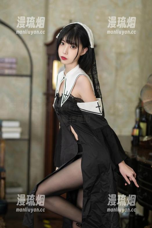 许岚LAN 无聊?来看看许岚LAN的游泳池死库水定制作品吧