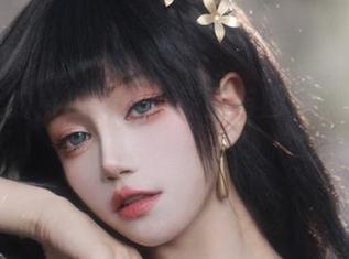 贰加六的白色心情：原图与图包，谁更让人心动？