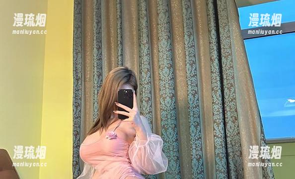 醇子小姨 微密圈 - 原图来袭!醇子小姨的黑白写真,下载后品质爆表!