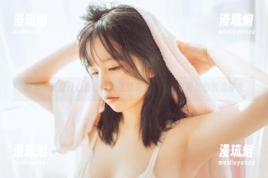 阿半今天很开心 阿半今天很开心最新作品强势来袭:姐姐与阳光的浪漫时光