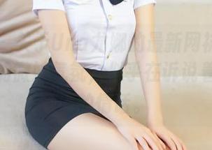 青豆客 - 关于Una尤娜的最新网袜套图：光影下的微妙气氛，似乎在诉说着Unsaid的情话。