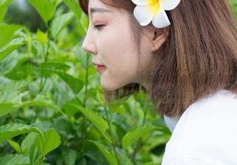 魅妍社 - 萌奈子户外写真：你见过如此美的照片，甚至连云都想偷个懒！
