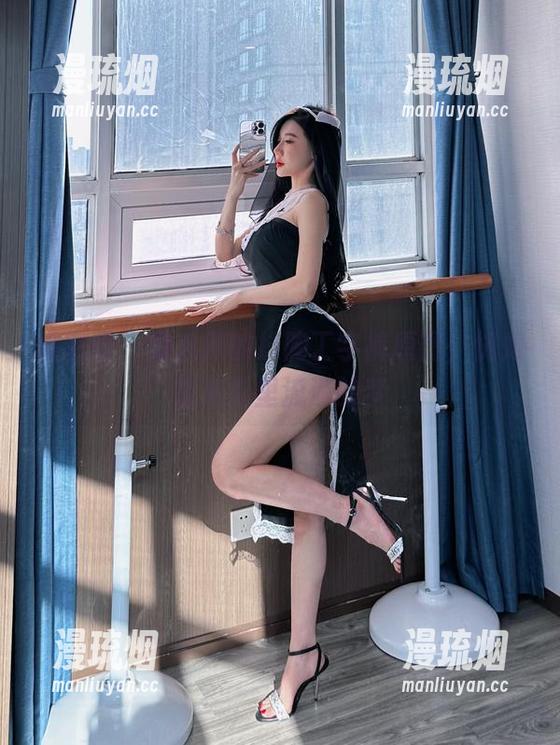 黎允熙 微密圈 - 黎允熙的抹胸丁字裤原图,恍如在光影里流淌的梦